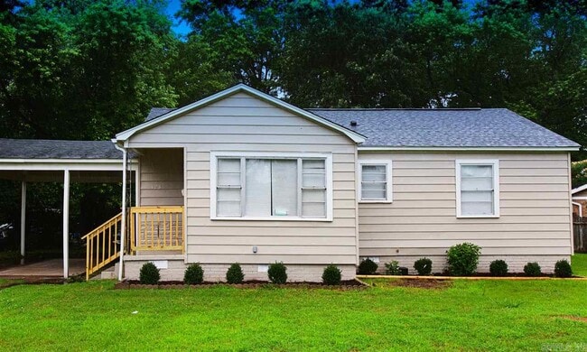 property at 123 Saunders Dr