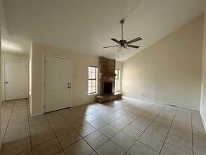 344 E Dakota in Laredo, TX - Building Photo - Building Photo