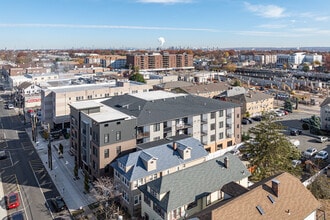 35 W Price St in Linden, NJ - Foto de edificio - Building Photo