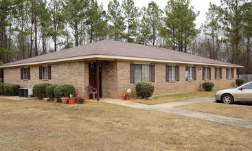 Valley Village Apartments in Montgomery, AL - Building Photo - Building Photo