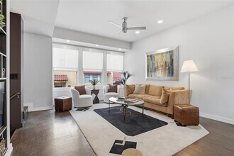 106 Fareham Pl N in St. Petersburg, FL - Building Photo - Building Photo