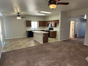 3747 W Sweet Ave in Visalia, CA - Building Photo - Building Photo