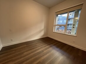 645 Como Lake Ave in Coquitlam, BC - Building Photo - Building Photo