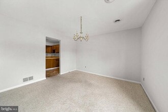 132 E Green Valley Cir in Newark, DE - Building Photo - Building Photo