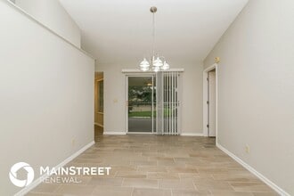 6084 Freeport Dr in Spring Hill, FL - Foto de edificio - Building Photo