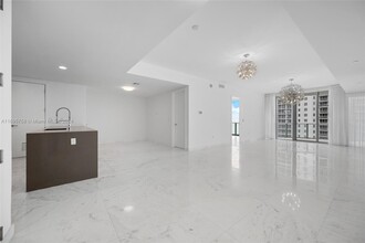 17475 Collins Ave, Unit 603 in Sunny Isles Beach, FL - Building Photo - Building Photo