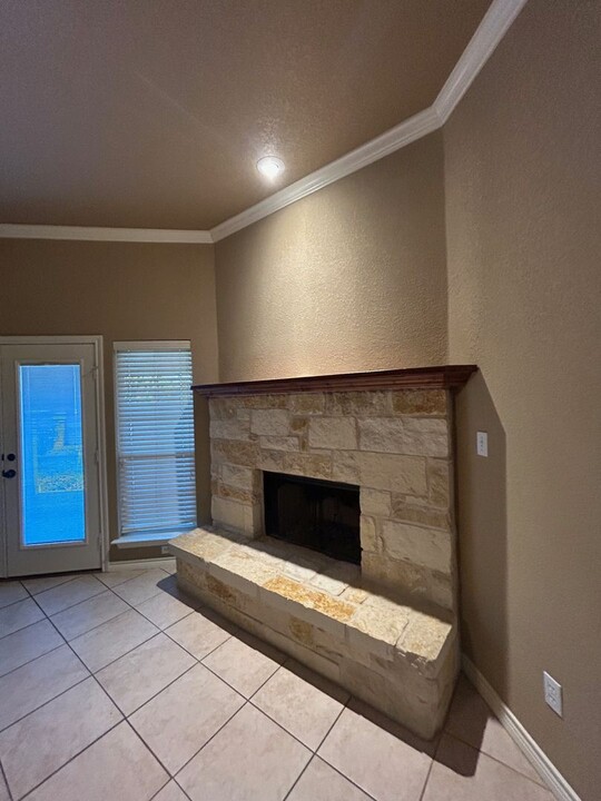 10012 Shawnee Trail in Waco, TX - Building Photo