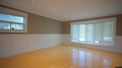 7 Waterbury Dr in Toronto, ON - Building Photo - Building Photo