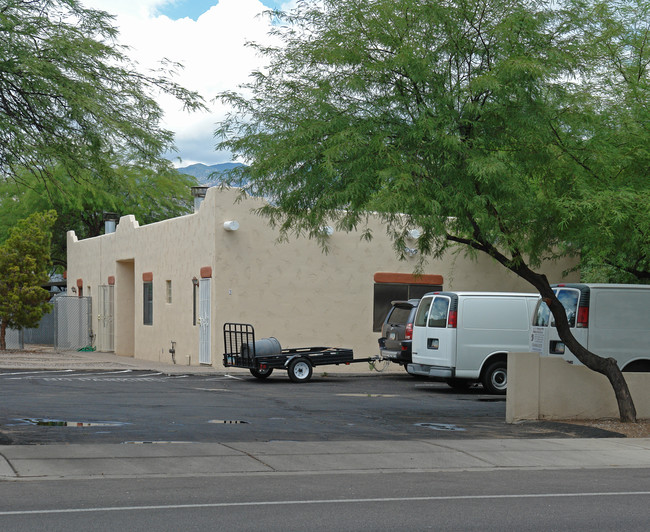 4-Plex on Glenn St in Tucson, AZ - Foto de edificio - Building Photo