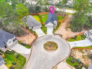 719 Campbell Xing Ct in Willis, TX - Foto de edificio - Building Photo