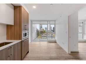 9675-9675 King George Blvd in Surrey, BC - Building Photo - Building Photo