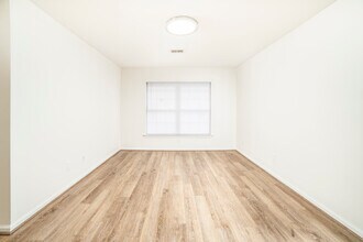 127 S 8th St, Unit 125-127 S 8th St 1st Fl in Newark, NJ - Foto de edificio - Building Photo