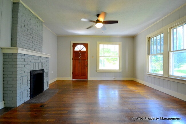 42 Mitchell Ave in Asheville, NC - Building Photo - Building Photo