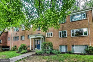 10501 Montrose Ave in Bethesda, MD - Building Photo