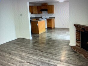 127 100th St S, Unit Lower Unit in Tacoma, WA - Building Photo - Building Photo