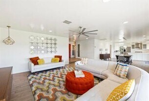 43660 Elkhorn in Palm Desert, CA - Building Photo