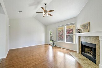 1921 Sand Creek Rd in Cedar Park, TX - Building Photo - Building Photo