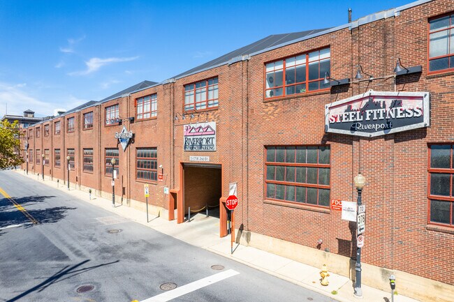11 W 2nd St