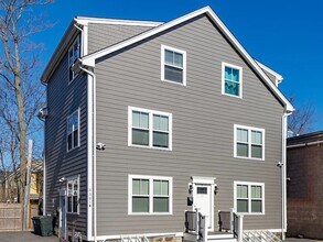 3381R Washington St, Unit 2 in Boston, MA - Foto de edificio - Building Photo