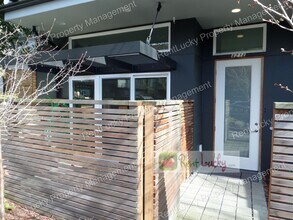 4214 Fremont Ave N in Seattle, WA - Building Photo - Building Photo