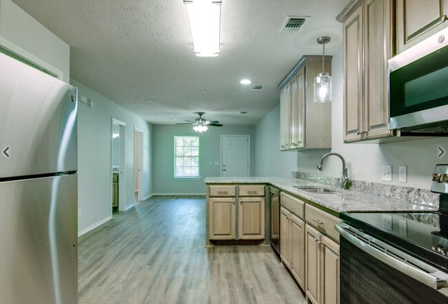 911 Pecorella St E in Texarkana, AR - Building Photo - Building Photo