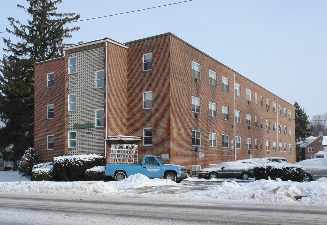 Crestmont in State College, PA - Foto de edificio