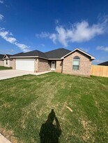 7600 Wildflower Wy in Abilene, TX - Building Photo