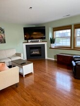 350 Kristin Ct W in Brookfield, WI - Building Photo - Building Photo