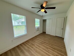 520 McGuire Ln in Huntsville, TX - Building Photo - Building Photo