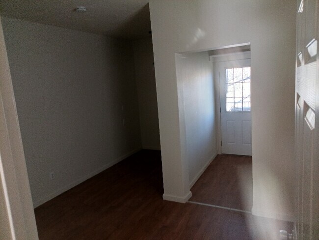 1122 Bird St, Unit C in Miami, AZ - Building Photo - Building Photo