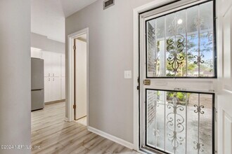 9252 San Jose Blvd in Jacksonville, FL - Building Photo - Building Photo