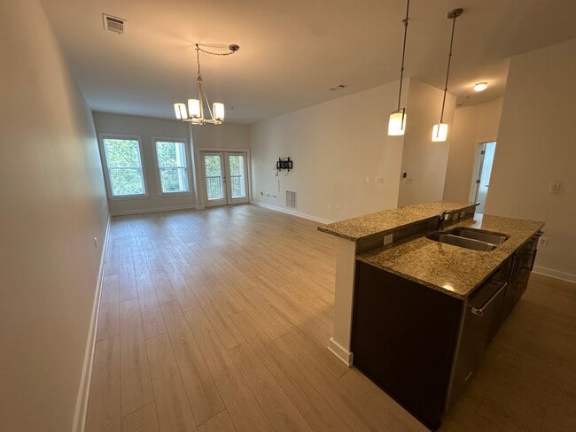 property at 870 Inman Village Pky NE