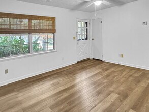 306 Christopher Dr in Gainesville, GA - Building Photo - Building Photo