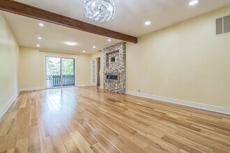 1703 Northfield Square in Northfield, IL - Building Photo - Building Photo