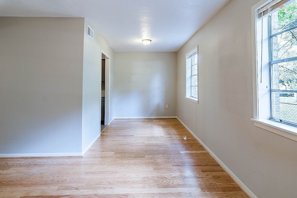 1009 Washington St in Brenham, TX - Building Photo