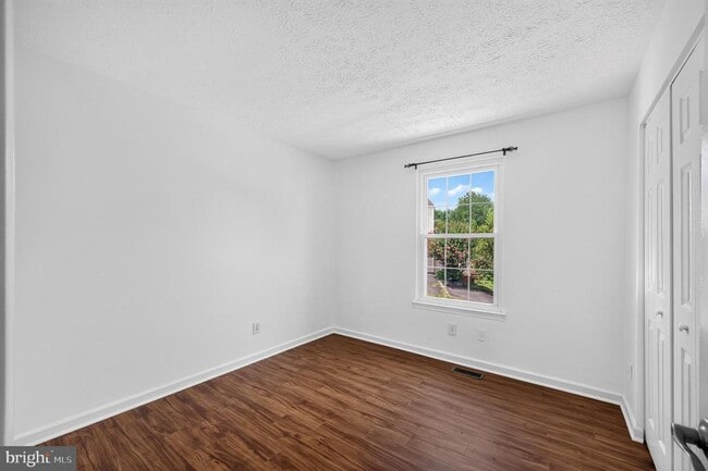 property at 13296 Hollinger Ave