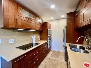 5367 Village Green in Los Angeles, CA - Building Photo - Building Photo