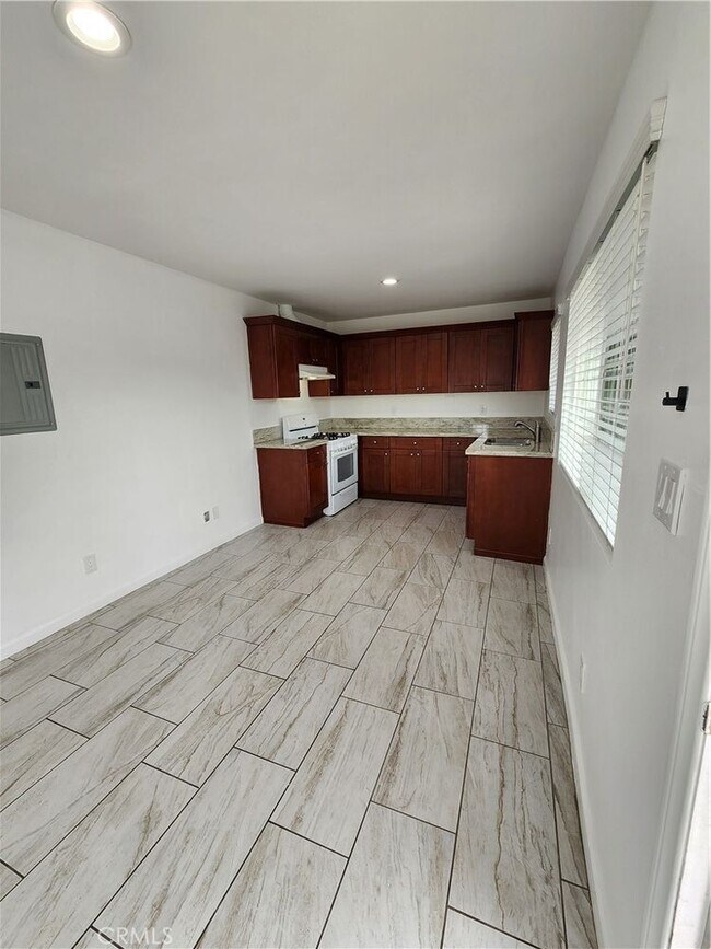 12977 Corcoran Pl in San Fernando, CA - Building Photo - Building Photo