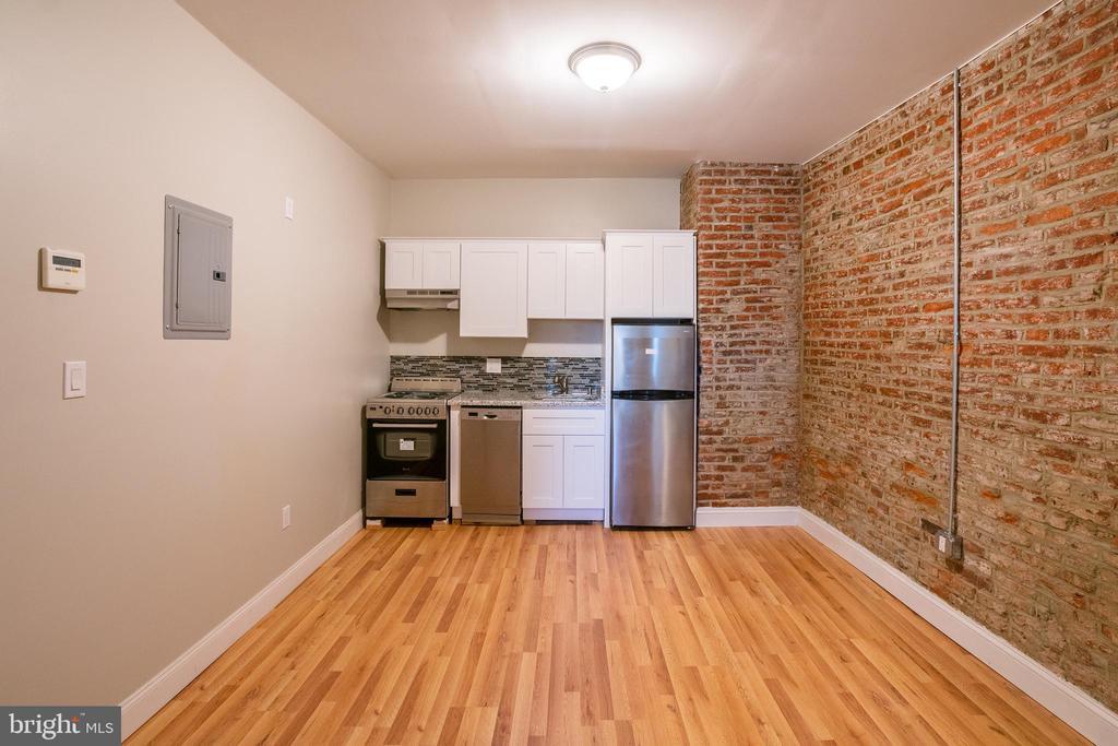 1126 E Passyunk Ave in Philadelphia, PA - Building Photo