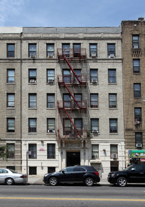 Southern Boulevard in Bronx, NY - Foto de edificio