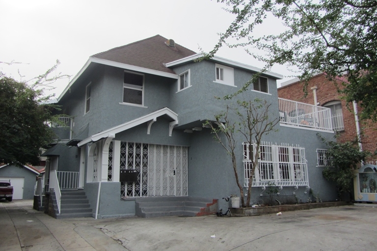 1724 W 24th St in Los Angeles, CA - Building Photo