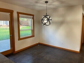 1273 S Halsey Dr in Coupeville, WA - Building Photo - Building Photo