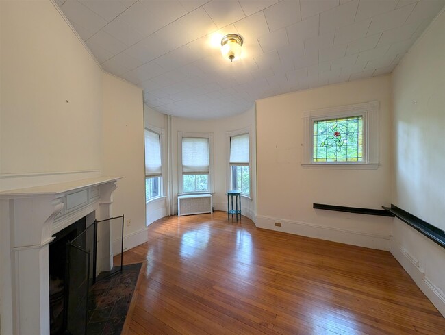 6 Hurlbut St, Unit 1 in Cambridge, MA - Building Photo - Building Photo