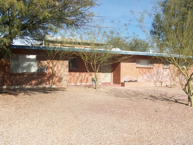 1245 E Waverly St, Unit 6 bed 3 bath in Tucson, AZ - Building Photo - Building Photo