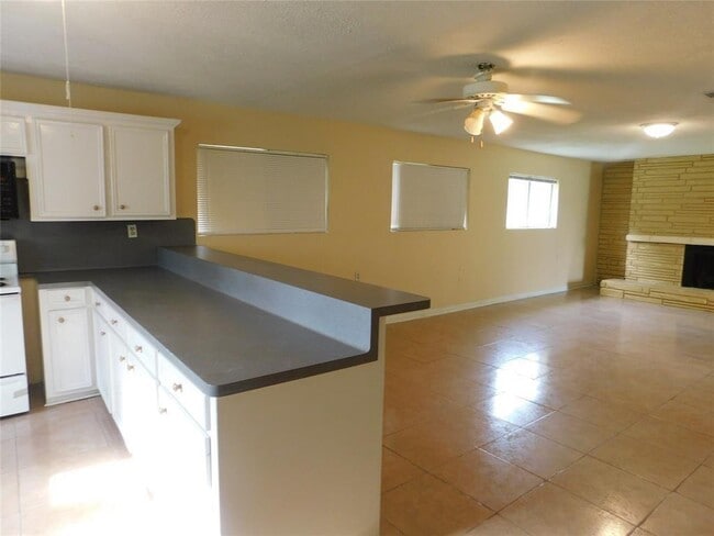 property at 1526 Garden Rd