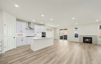 5970 Thornhill Ave SW in Port Orchard, WA - Building Photo - Building Photo