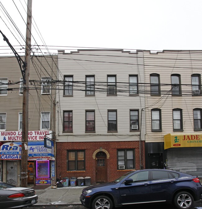 193 Wyckoff Ave in Brooklyn, NY - Foto de edificio - Building Photo