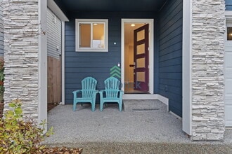 18303 17th Ave W in Lynnwood, WA - Foto de edificio - Building Photo