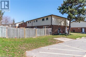 144 Jansen Ave in Kitchener, ON - Building Photo - Building Photo