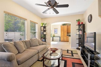 4965 W Bobcat Bend Ct in Las Vegas, NV - Foto de edificio - Building Photo